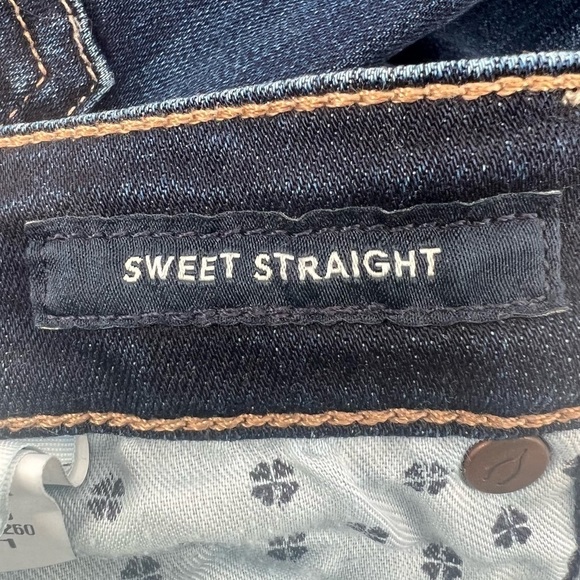 American Eagle Sweet Straight Stretch Distressed Jeggings Size 6 Junior’s - Picture 6 of 6